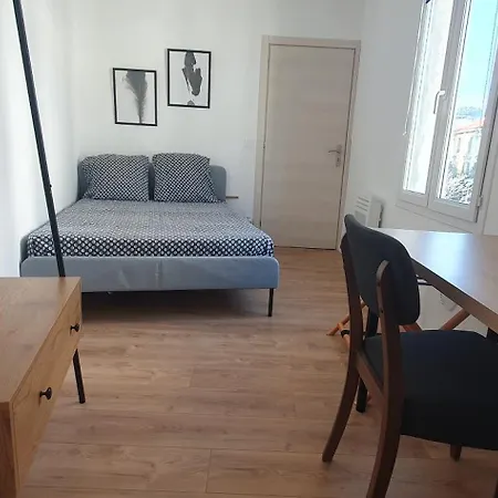 Bel Neuf Lumineux Apartman *