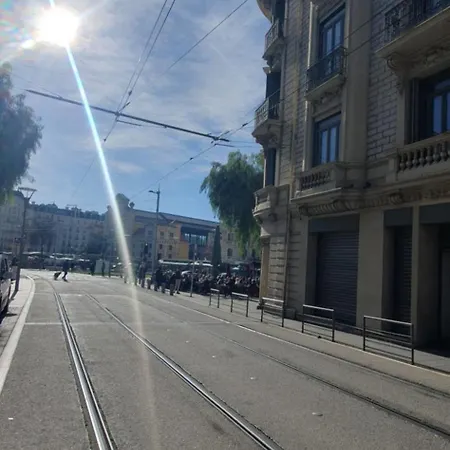 Bel Neuf Lumineux Apartman